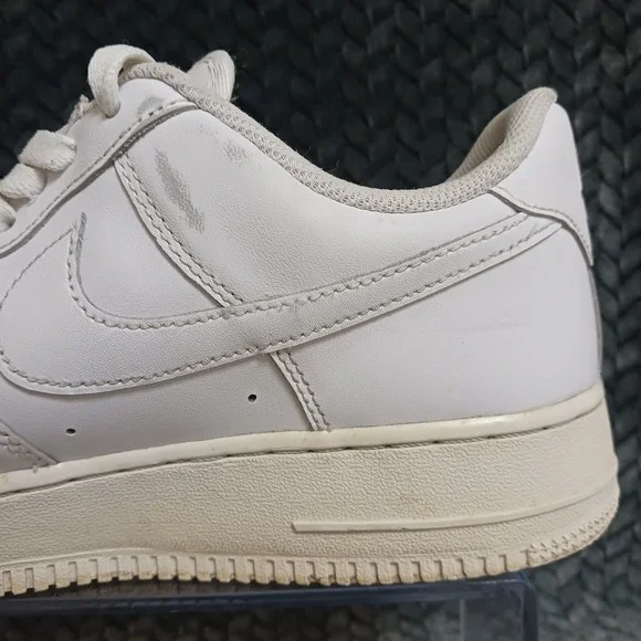 Nike Air Force 1 '07 Low Triple White Men's Athletic Shoes Sneakers Sz 9.5 - Picture 9 of 16